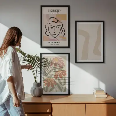 Nowoczesne abstrakcje z kobietą zestaw 3 obrazów do salonu