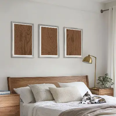 Zestaw 3 obrazów do salonu z motywem minimalistycznej tekstury kory drzewa
