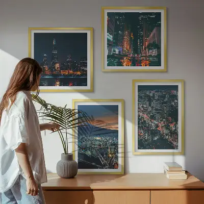 Górski widok miasta w nocy zestaw 4 obrazów w ramie