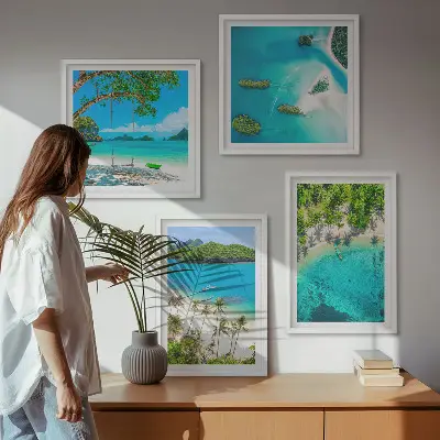 Zestaw 4 obrazów w ramie plaże z palmami i krystaliczną wodą