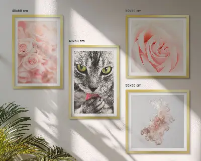 Szary kot wśród róż w stylu abstrakcyjnym poliptyk w ramie