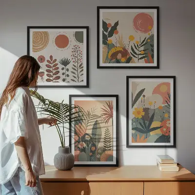 Zestaw 4 obrazów w ramie z motywem roślinnym w ciepłych barwach boho
