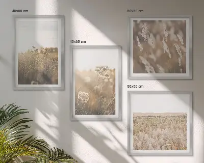 Zestaw obrazów dekoracyjnych przedstawiający ciepły krajobraz z trawą i kwiatami