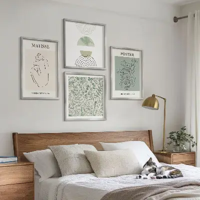Zestaw 4 obrazów w ramie z motywem minimalistycznych linii roślinnych