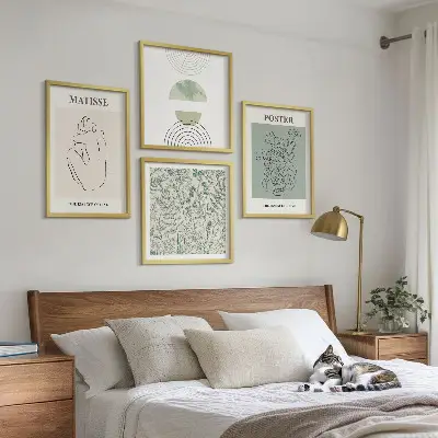 Zestaw 4 obrazów w ramie z motywem minimalistycznych linii roślinnych