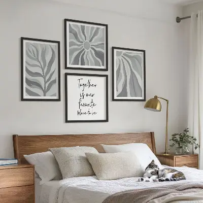 Zestaw 4 obrazów w ramie z roślinnymi pastelowymi ilustracjami