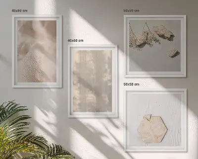 Zestaw 4 obrazów w ramie z subtelnymi naturalnymi teksturami w stylu boho