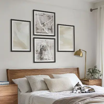 Zestaw 4 obrazów w ramie z malarską teksturą farby w stylu minimalistycznym