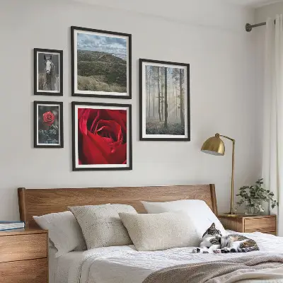 Galeria obrazów na ścianę z motywem przyrody i kwiatów w różnych stylach