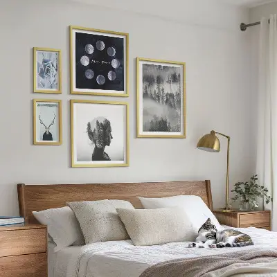 Zestaw obrazów w ramie do galerii ściennej z naturalnymi motywami leśnymi i kosmosem