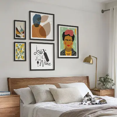 Zestaw 5 obrazów w ramie w stylu boho z motywem portretów i abstrakcji