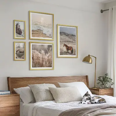 Zestaw obrazów w ramie do galerii ściennej krajobrazy z końmi i wodą
