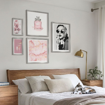 Galeria obrazów na ścianę Stylowe akcenty w różu