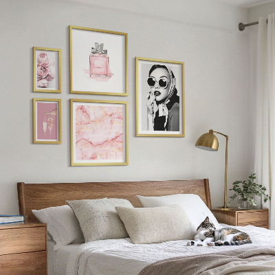 Galeria obrazów na ścianę Stylowe akcenty w różu