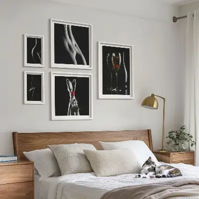 Galeria obrazów na ścianę eleganckie nowoczesne akcenty w kolorze czerni i czerwieni