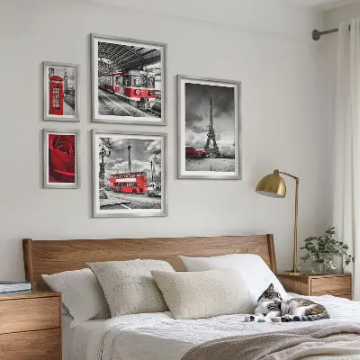 Zestaw 5 obrazów w ramach z motywem ikon architektury i pojazdów