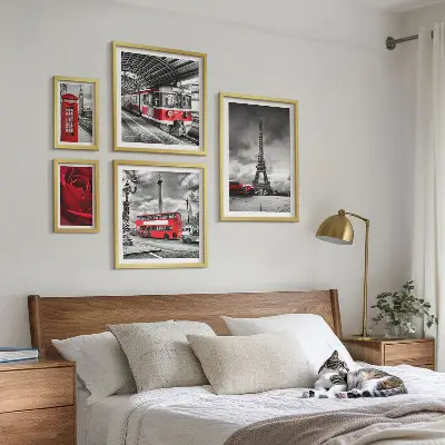 Zestaw 5 obrazów w ramach z motywem ikon architektury i pojazdów