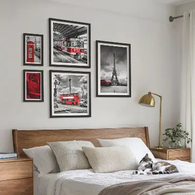 Zestaw 5 obrazów w ramach z motywem ikon architektury i pojazdów