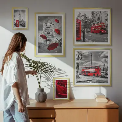 Zestaw obrazów w ramie do galerii ściennej z motywem Londynu i czerwonymi akcentami