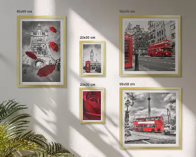 Zestaw obrazów w ramie do galerii ściennej z motywem Londynu i czerwonymi akcentami