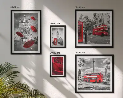 Zestaw obrazów w ramie do galerii ściennej z motywem Londynu i czerwonymi akcentami