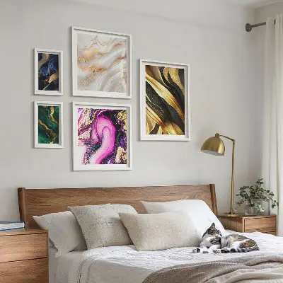 Zestaw obrazów w ramie do galerii ściennej z nowoczesnymi abstrakcyjnymi wzorami