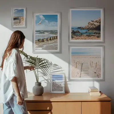 Zestaw obrazów w ramie do galerii ściennej z nadmorskimi pejzażami plażowymi