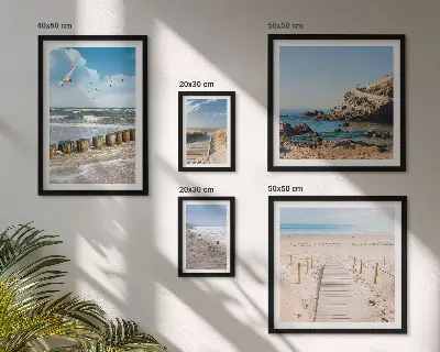 Zestaw obrazów w ramie do galerii ściennej z nadmorskimi pejzażami plażowymi