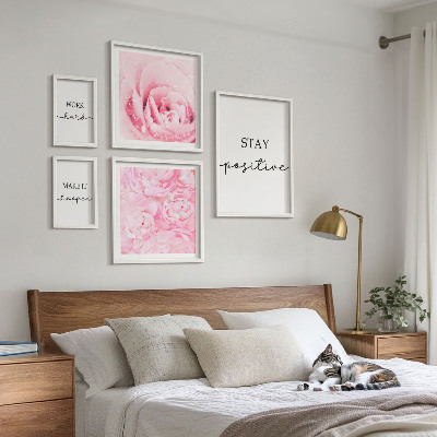 Galeria obrazów na ścianę Motywacyjne napisy z kwiatami