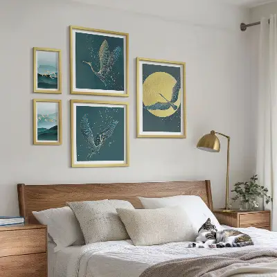 Zestaw obrazów w ramie do galerii ściennej z motywem nocnego nieba z ptakami i krajobrazami