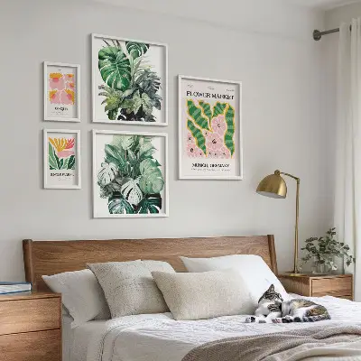 Galeria obrazów na ścianę z roślinnymi motywami kwiatów w stylu boho
