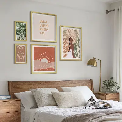 Zestaw obrazów w ramie do galerii ściennej w stylu boho z motywem roślinnym