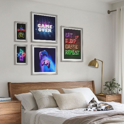 Zestaw obrazów w ramie do galerii ściennej Gry komputerowe neonowe motywy