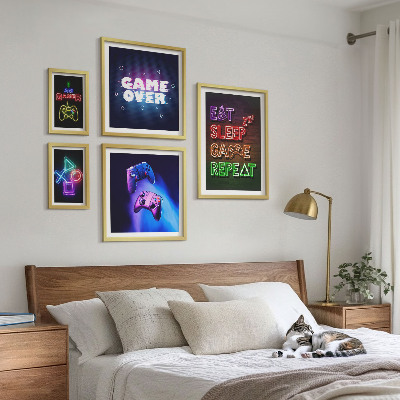 Zestaw obrazów w ramie do galerii ściennej Gry komputerowe neonowe motywy
