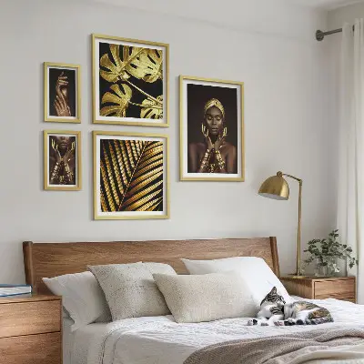 Galeria obrazów na ścianę z portretami kobiet w stylu glamour
