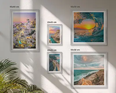 Zestaw obrazów w ramie do galerii ściennej z motywem nadmorskich plaż i krajobrazów