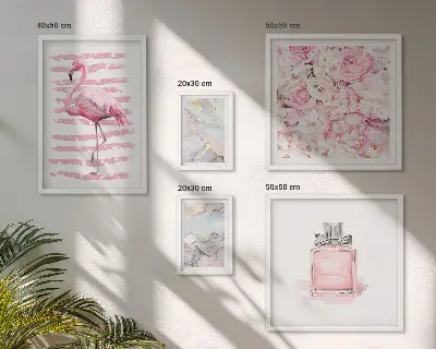 Galeria obrazów na ścianę stylowe różowe akcenty z motywem kwiatów i flamingów