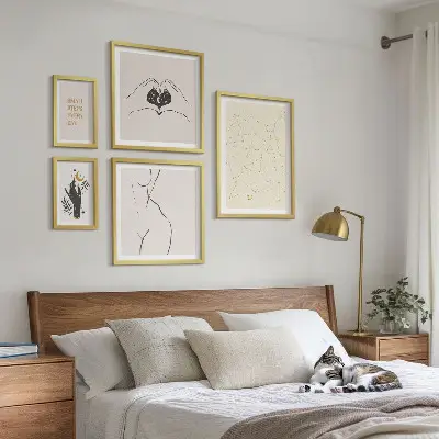 Galeria obrazów na ścianę Minimalistyczne kosmiczne motywy