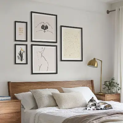 Galeria obrazów na ścianę Minimalistyczne kosmiczne motywy