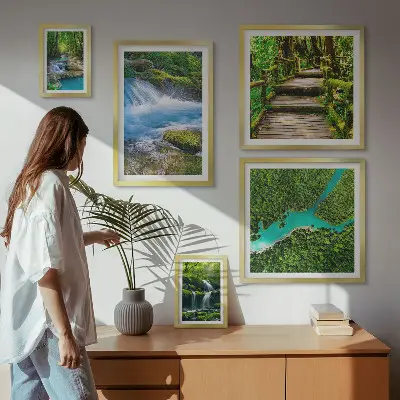Galeria obrazów na ścianę Zielone oazy spokoju w lesie