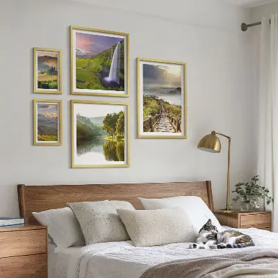 Zestaw obrazów w ramie do galerii ściennej z motywem wodospadów i gór