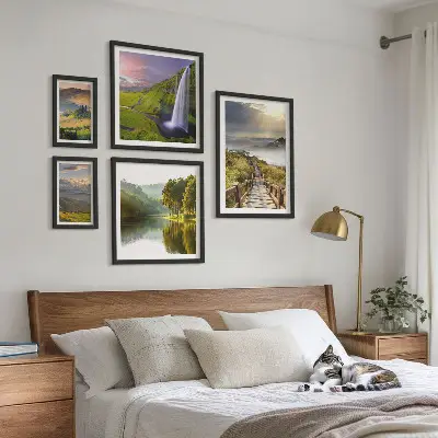 Zestaw obrazów w ramie do galerii ściennej z motywem wodospadów i gór