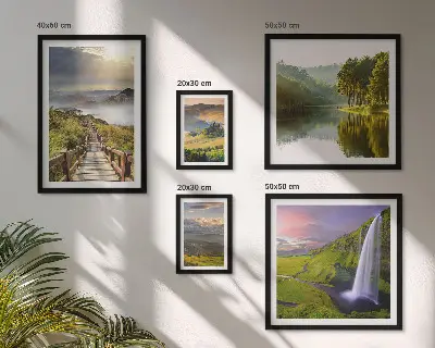Zestaw obrazów w ramie do galerii ściennej z motywem wodospadów i gór