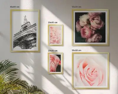 Zestaw obrazów w ramie do galerii ściennej z motywem róż i wieży Eiffla w stylu romantycznym