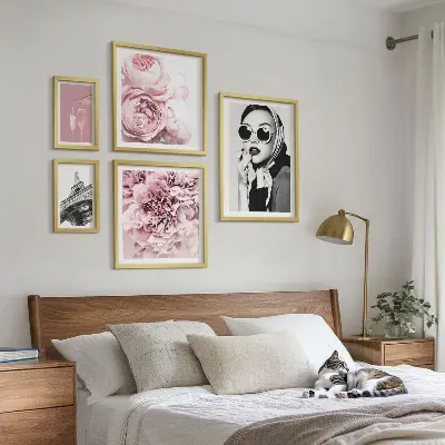 Galeria obrazów na ścianę stylowe portrety z motywem róż
