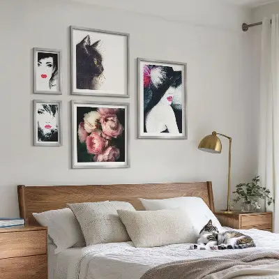 Galeria obrazów na ścianę Stylowe portrety kobiet z różami