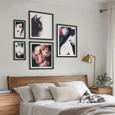Galeria obrazów na ścianę Stylowe portrety kobiet z różami