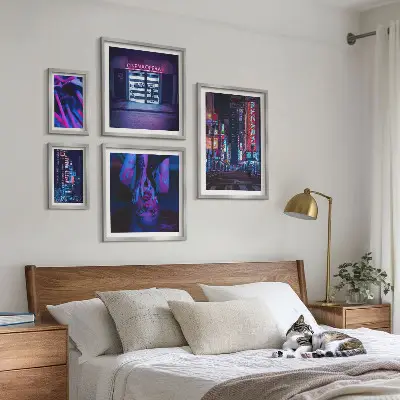 Zestaw obrazów w ramie do galerii ściennej Neonowe nocne widoki miast