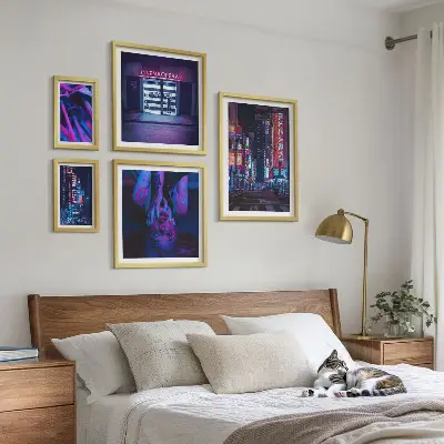 Zestaw obrazów w ramie do galerii ściennej Neonowe nocne widoki miast