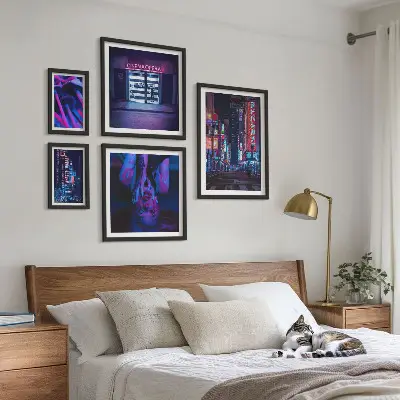 Zestaw obrazów w ramie do galerii ściennej Neonowe nocne widoki miast